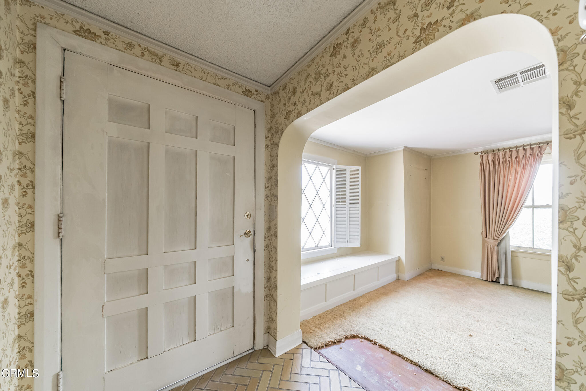 503 West Le Roy Avenue Arcadia, CA 91007 - Photo 5 of 33 a view of an empty room and window