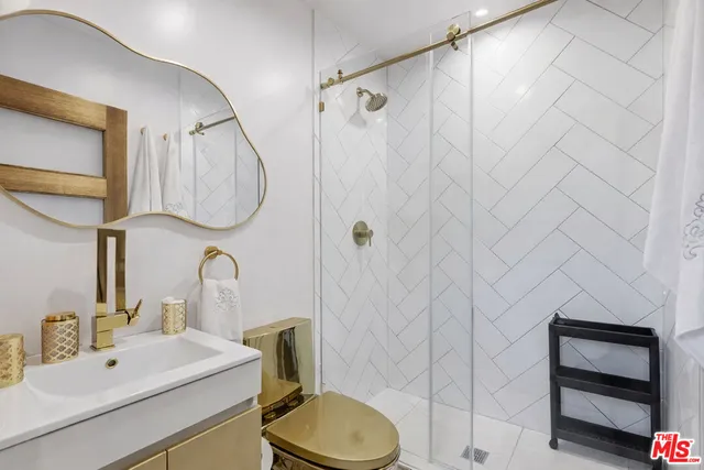 $3,000,000 | 17660 Martha Street, Encino, CA 91316