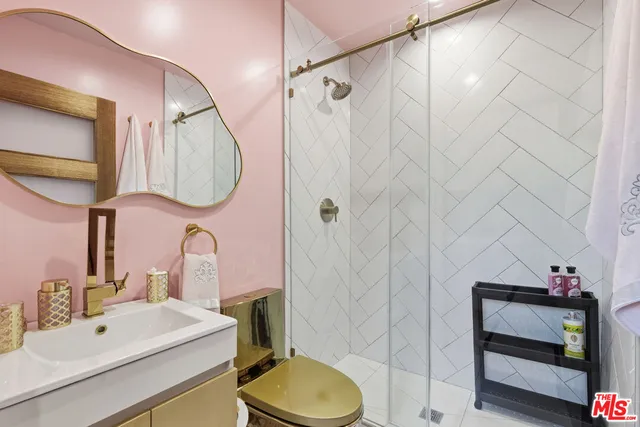 $3,000,000 | 17660 Martha Street, Encino, CA 91316