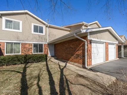 $265,000 | 1956 North Jamestown Drive, Palatine, IL 60074
