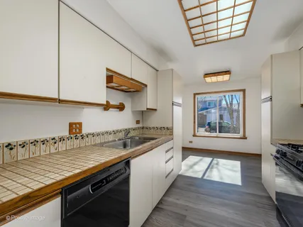 $265,000 | 1956 North Jamestown Drive, Palatine, IL 60074