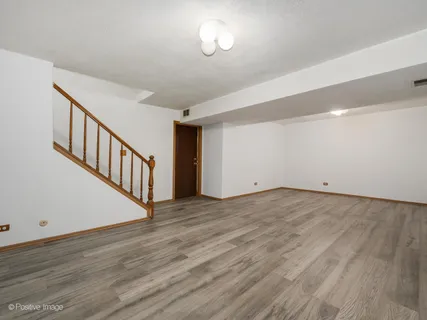 $265,000 | 1956 North Jamestown Drive, Palatine, IL 60074