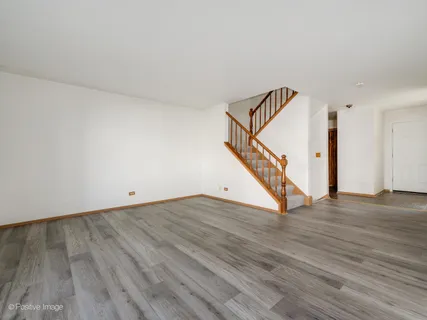 $265,000 | 1956 North Jamestown Drive, Palatine, IL 60074