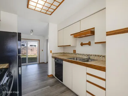 $265,000 | 1956 North Jamestown Drive, Palatine, IL 60074