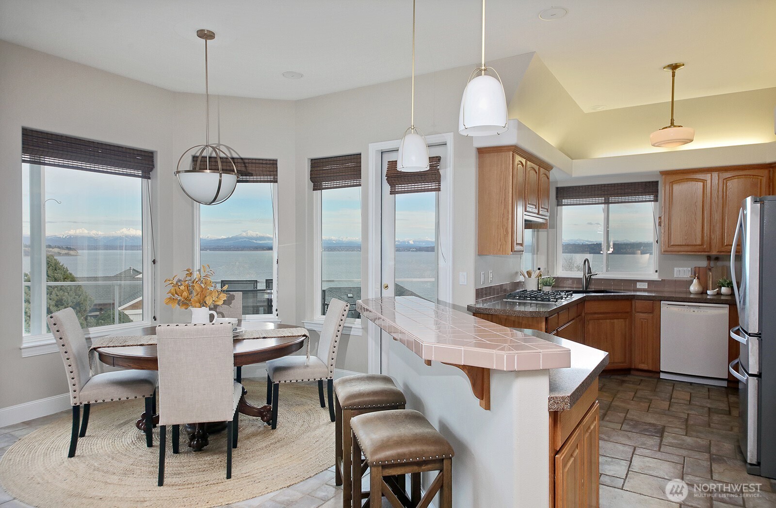 4694 Wrightsman Place Clinton, WA 98236 - Photo 5 of 39