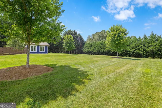 a view of a tennis court