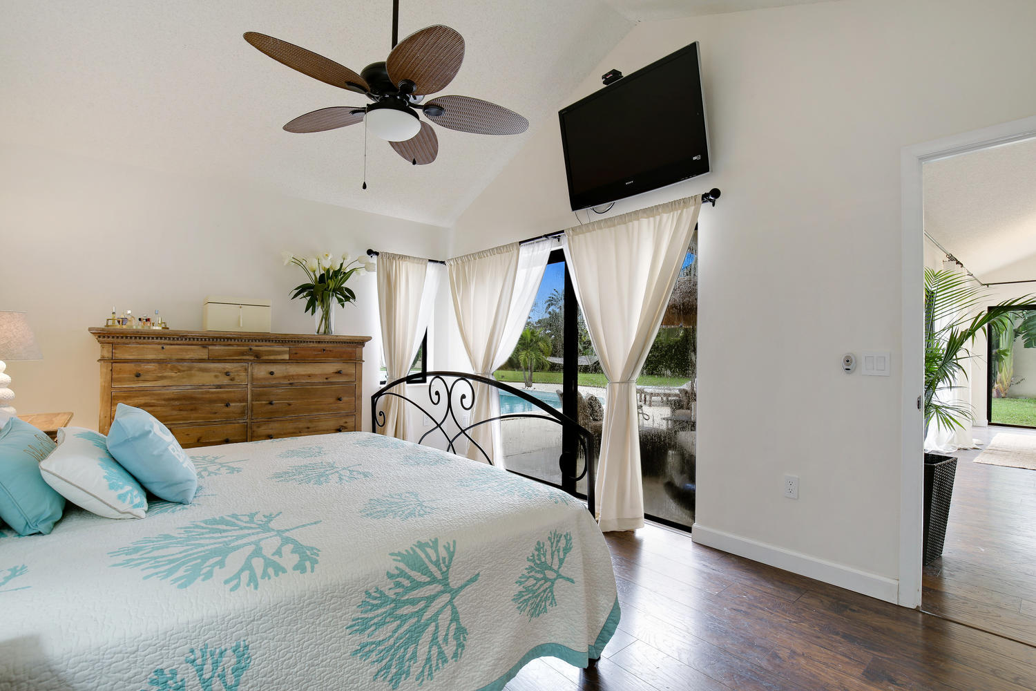 382 River Edge Road Jupiter, FL 33477 - Photo 11 of 22 382 River Edge Rd Jupiter FL-large-010-1