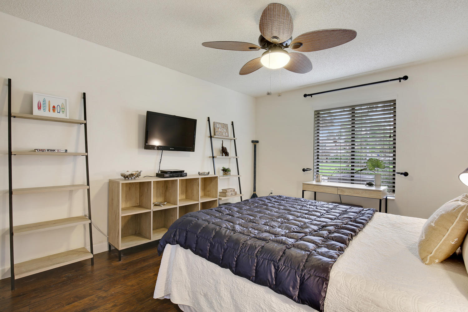 382 River Edge Road Jupiter, FL 33477 - Photo 15 of 22 382 River Edge Rd Jupiter FL-large-014-2