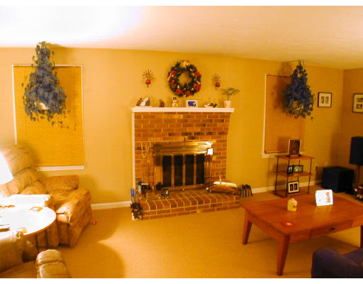 6 Flintlock Road Leominster, MA 01453 - Photo 3 of 4 Gallery Image 3