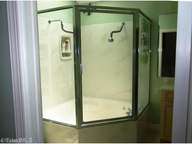 7704 Knollcrest Drive Oak Ridge, NC 27310 - Photo 15 of 16 Master Bath/Spa.