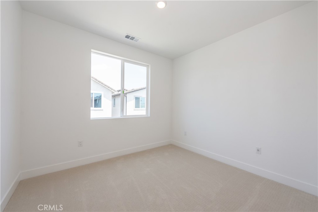 136 Seep Irvine, CA 92618 - Photo 17 of 32