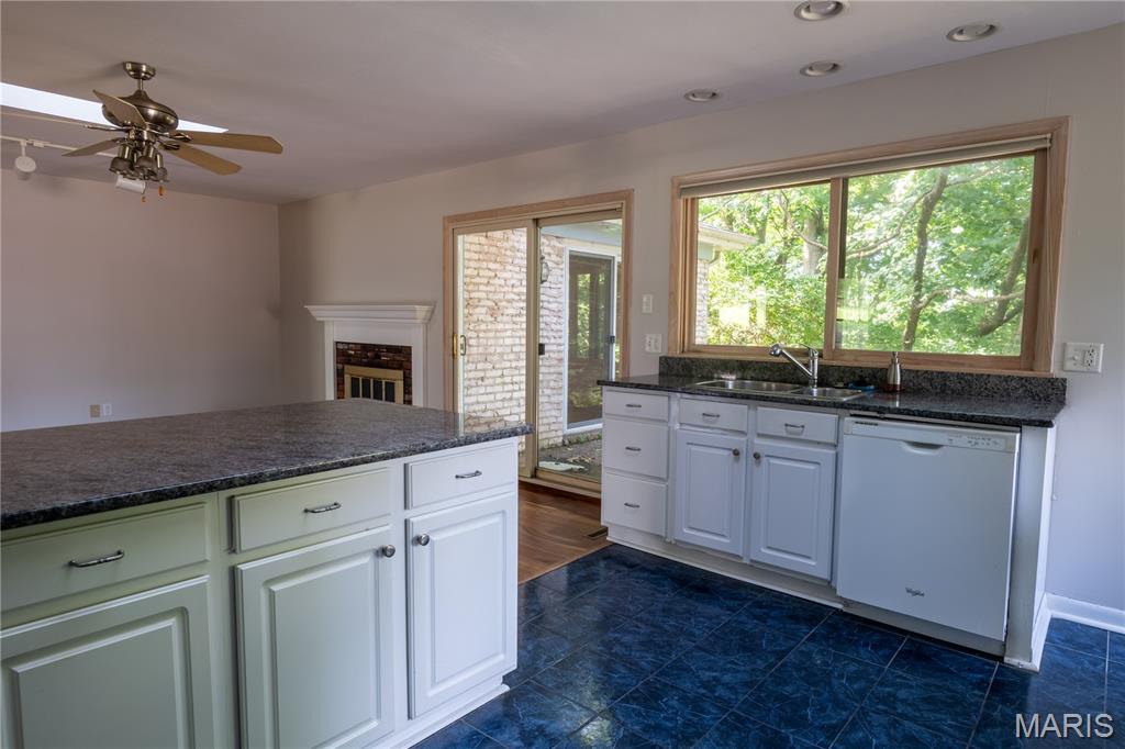 258 Ridge Trail Drive Chesterfield, MO 63017 - Photo 15 of 37