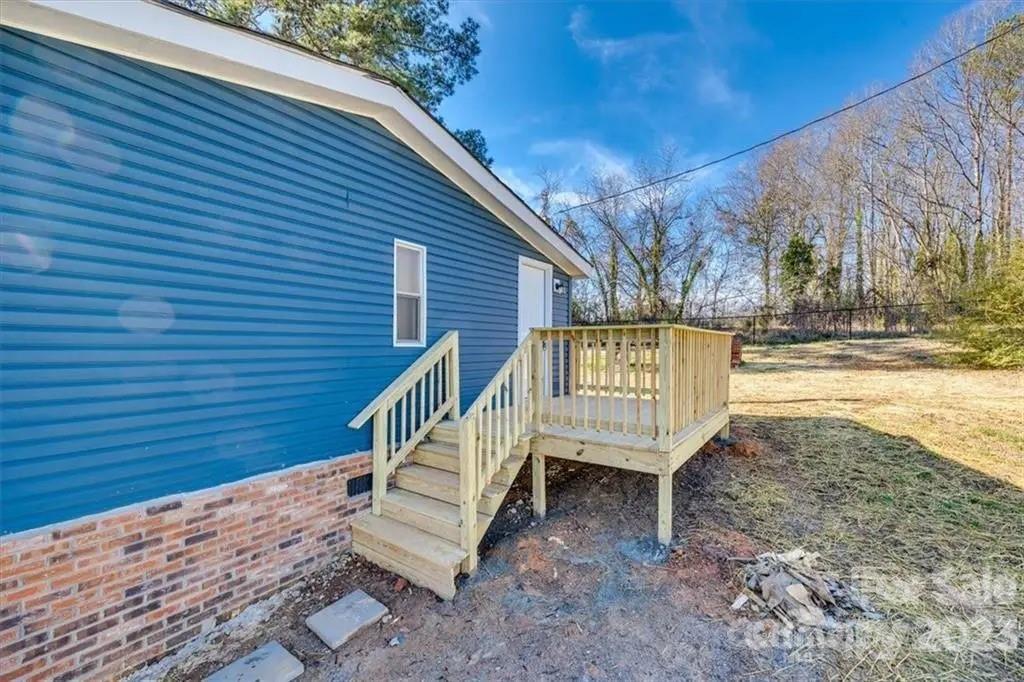 320 North Market Street Lancaster, SC 29720 - Photo 22 of 25 a view of outdoor space with seating space