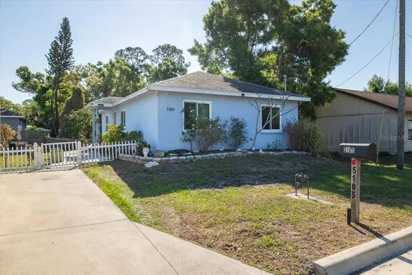 $260,000 | 5105 15th St Court East, Bradenton, FL 34203
