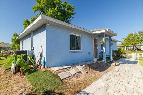 $260,000 | 5105 15th St Court East, Bradenton, FL 34203