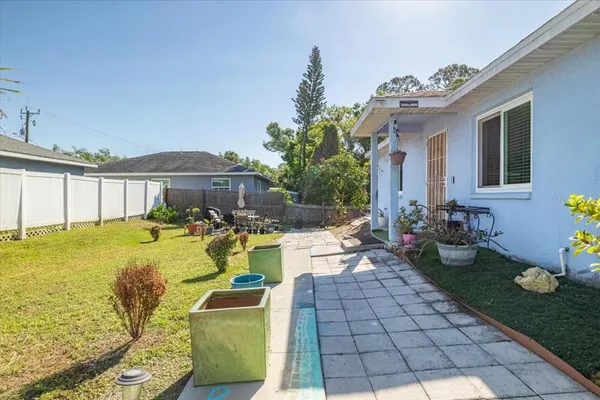 $260,000 | 5105 15th St Court East, Bradenton, FL 34203