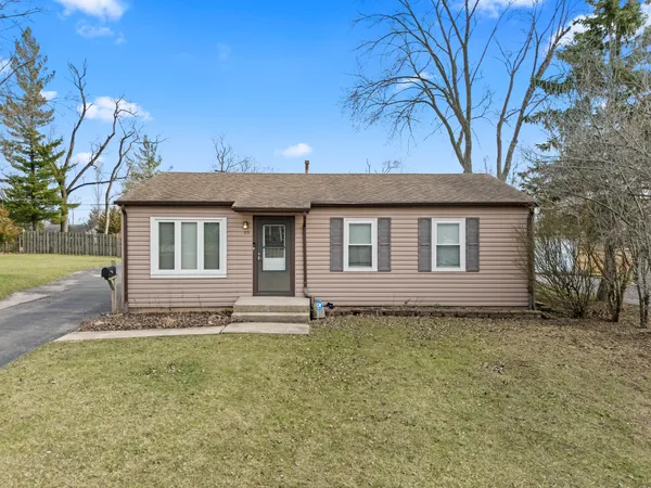 $340,000 | 25 McCabe Drive, Streamwood, IL 60107