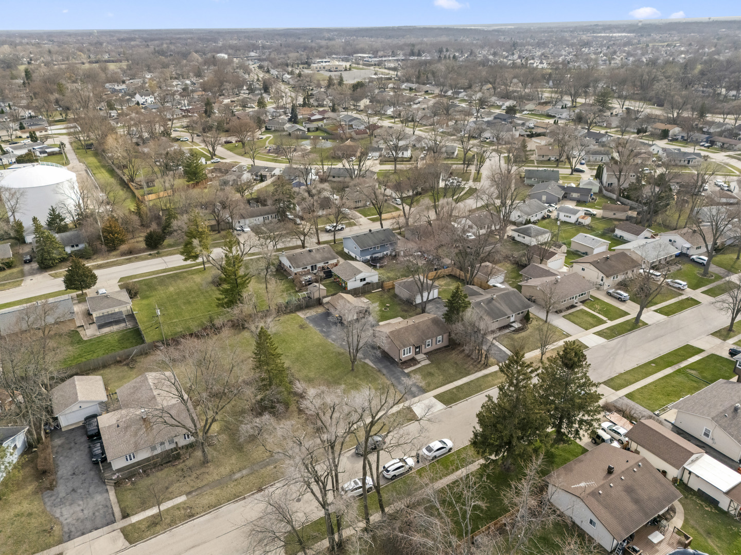 25 McCabe Drive Streamwood, IL 60107 - Photo 28 of 32 an aerial view of multiple house