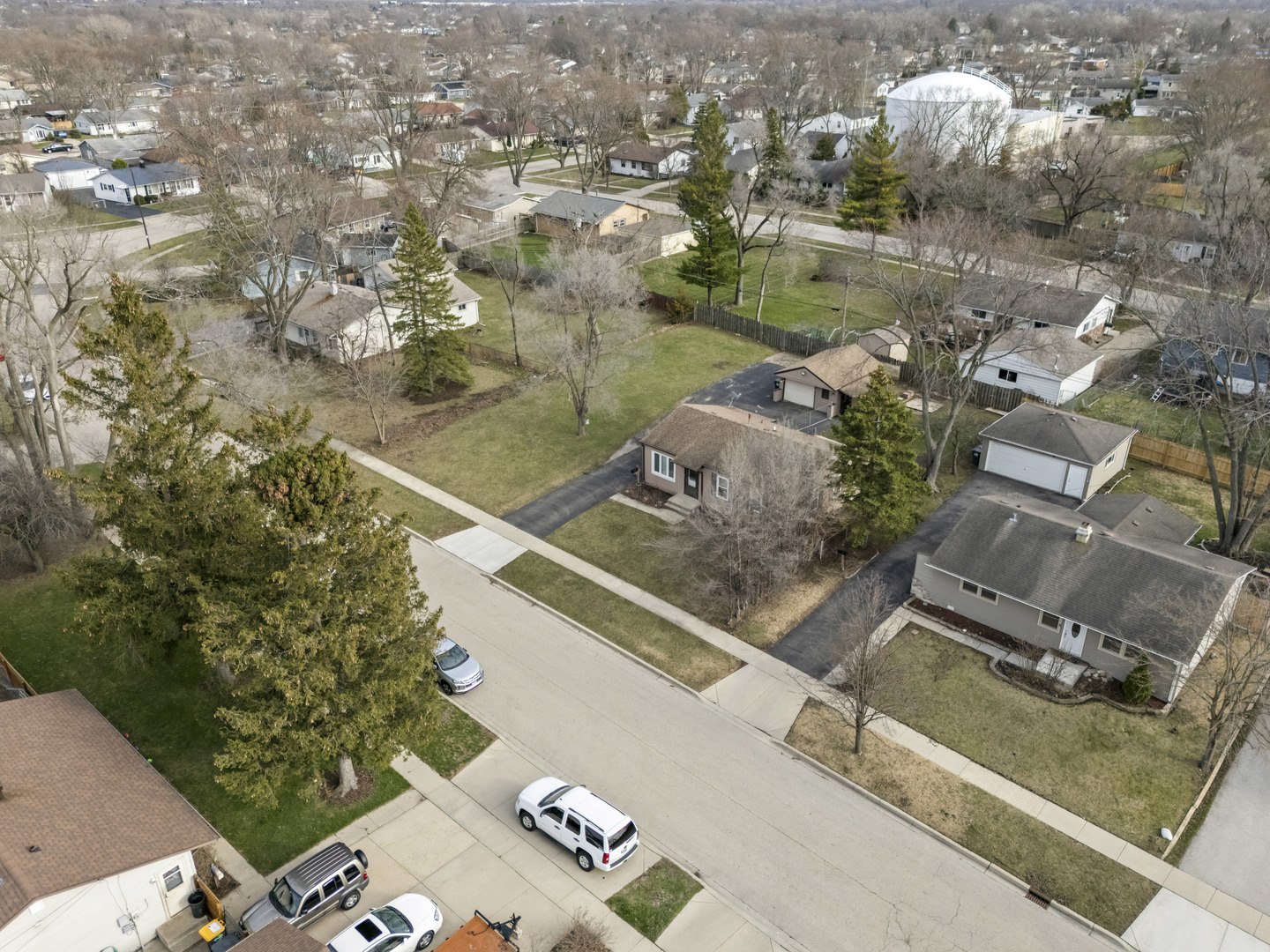 25 McCabe Drive Streamwood, IL 60107 - Photo 10 of 32 an aerial view of a residential houses with outdoor space