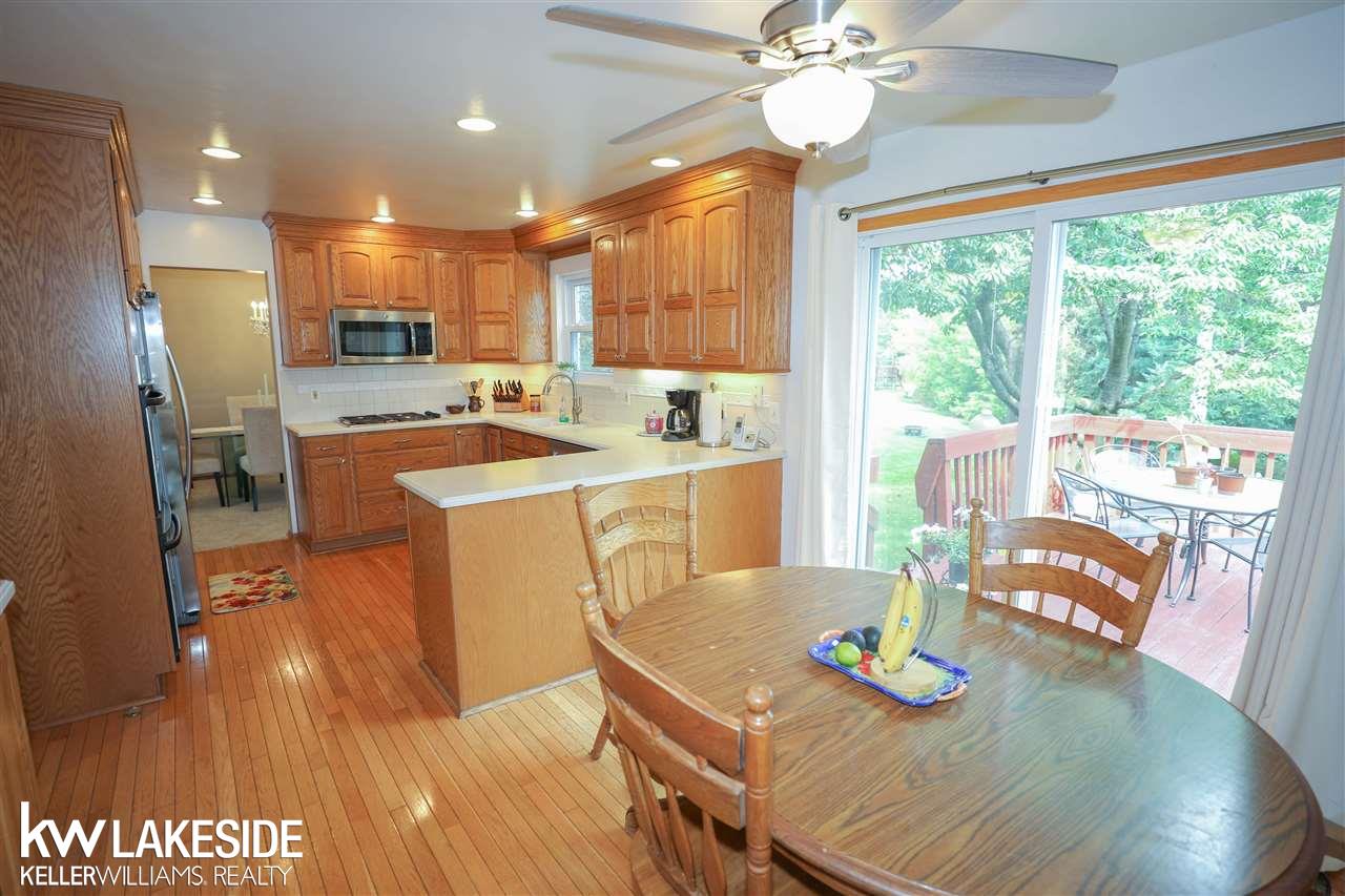 430 Sunlight Drive Rochester, MI 48309 - Photo 9 of 34 31388129-8.JPG