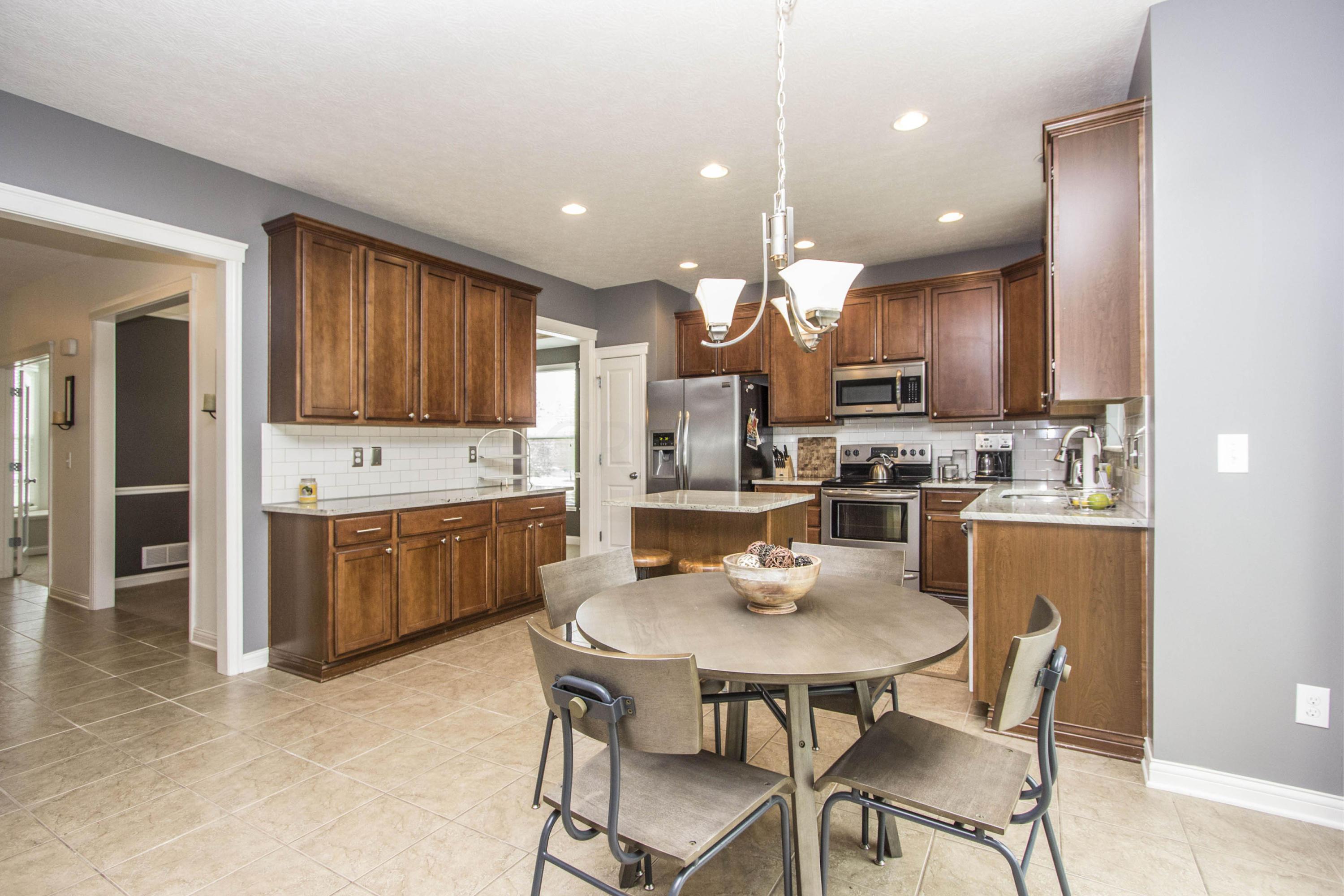 292 Halverston Road Powell, OH 43065 - Photo 12 of 38 Gallery Image 12