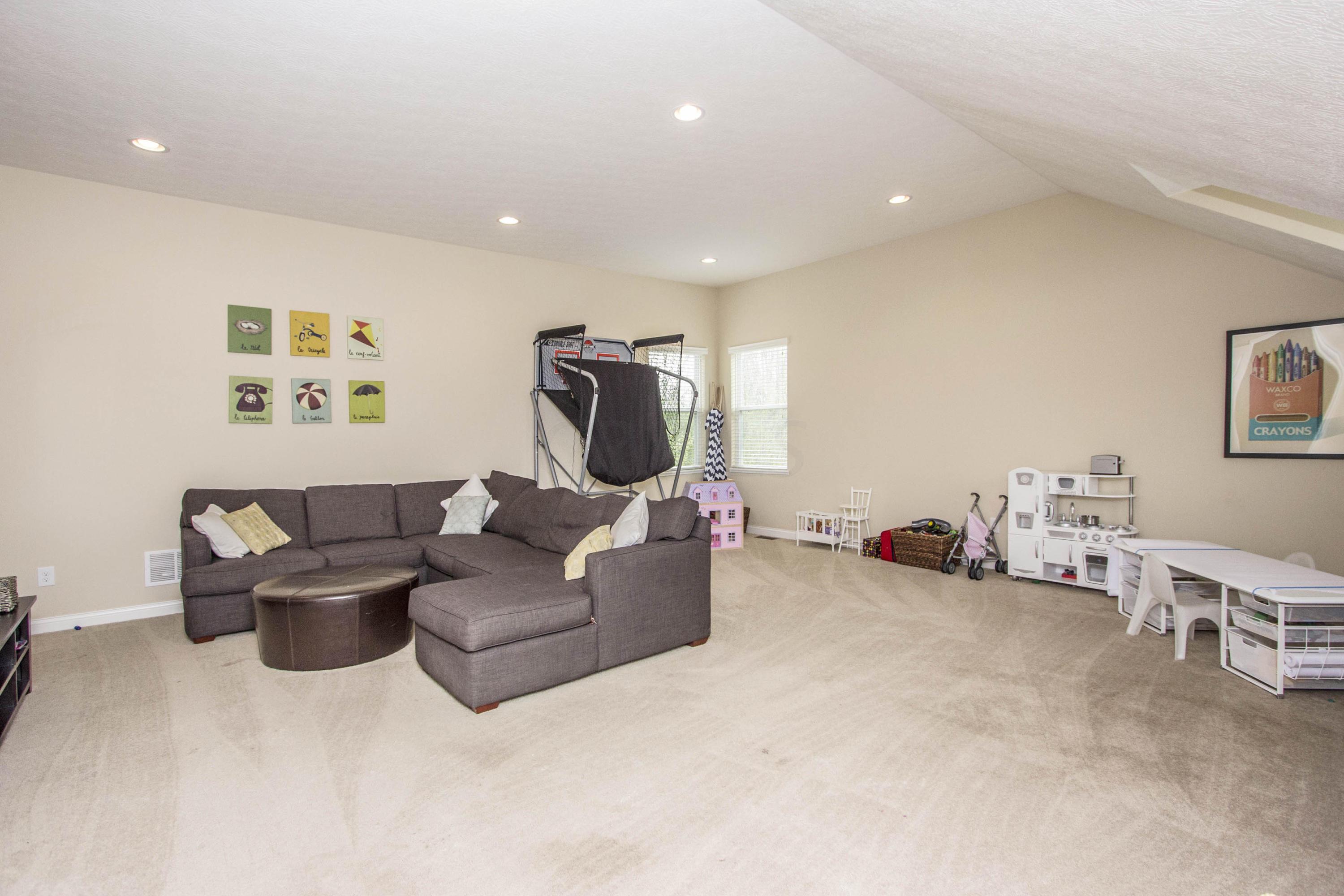292 Halverston Road Powell, OH 43065 - Photo 18 of 38 Gallery Image 18