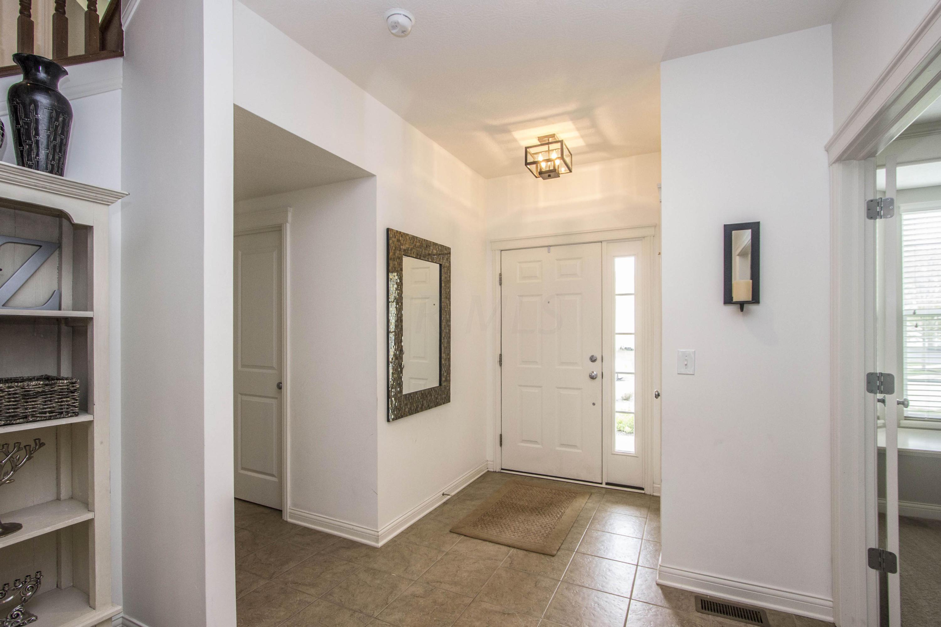 292 Halverston Road Powell, OH 43065 - Photo 4 of 38 Gallery Image 4