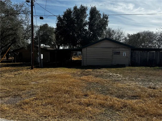 $100,000 | 204 Mineral Street, Normanna, TX 78142