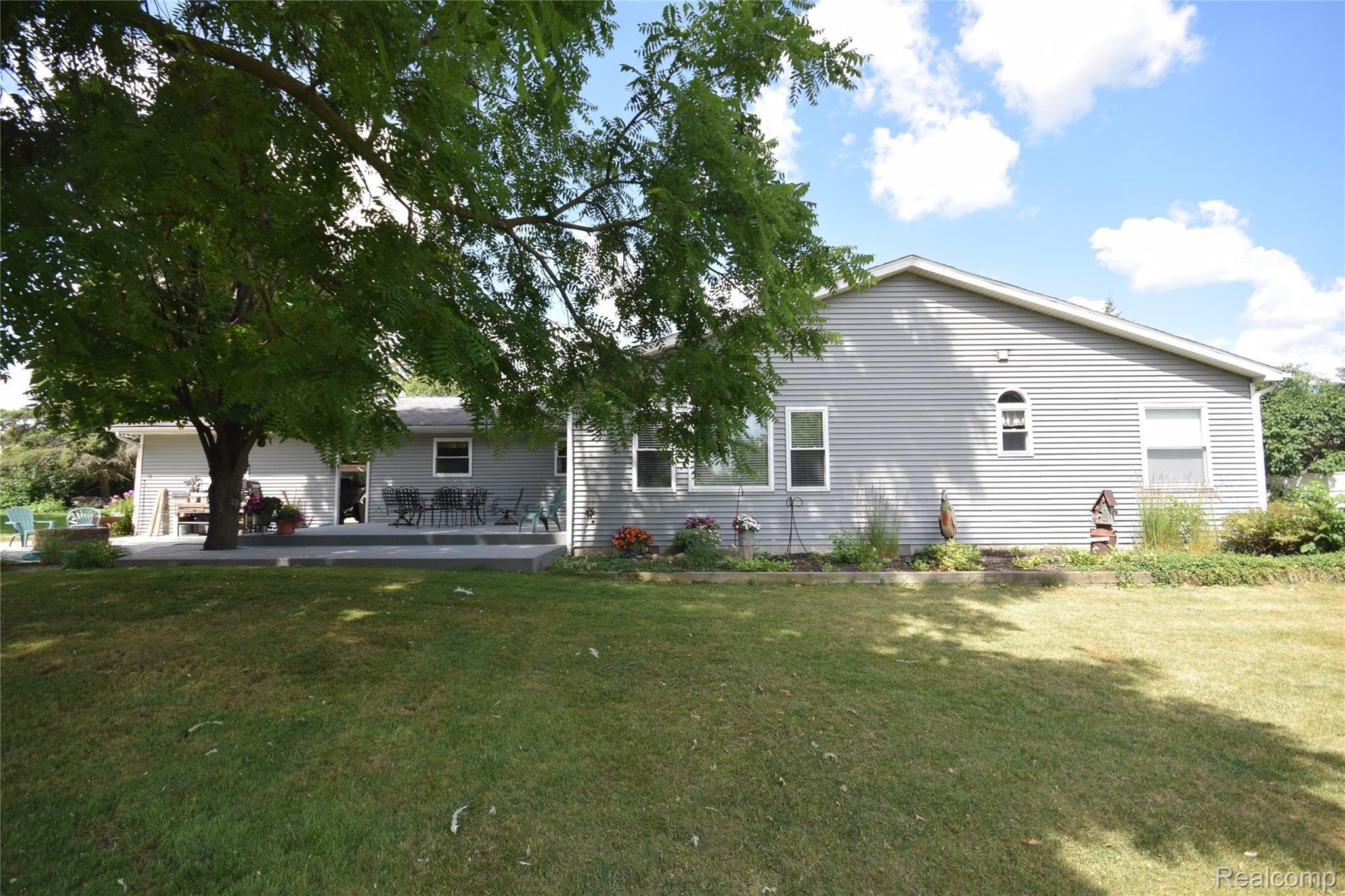 10055 Fenton Road Fenton, MI 48430 - Photo 19 of 23 DSC_0234.JPG