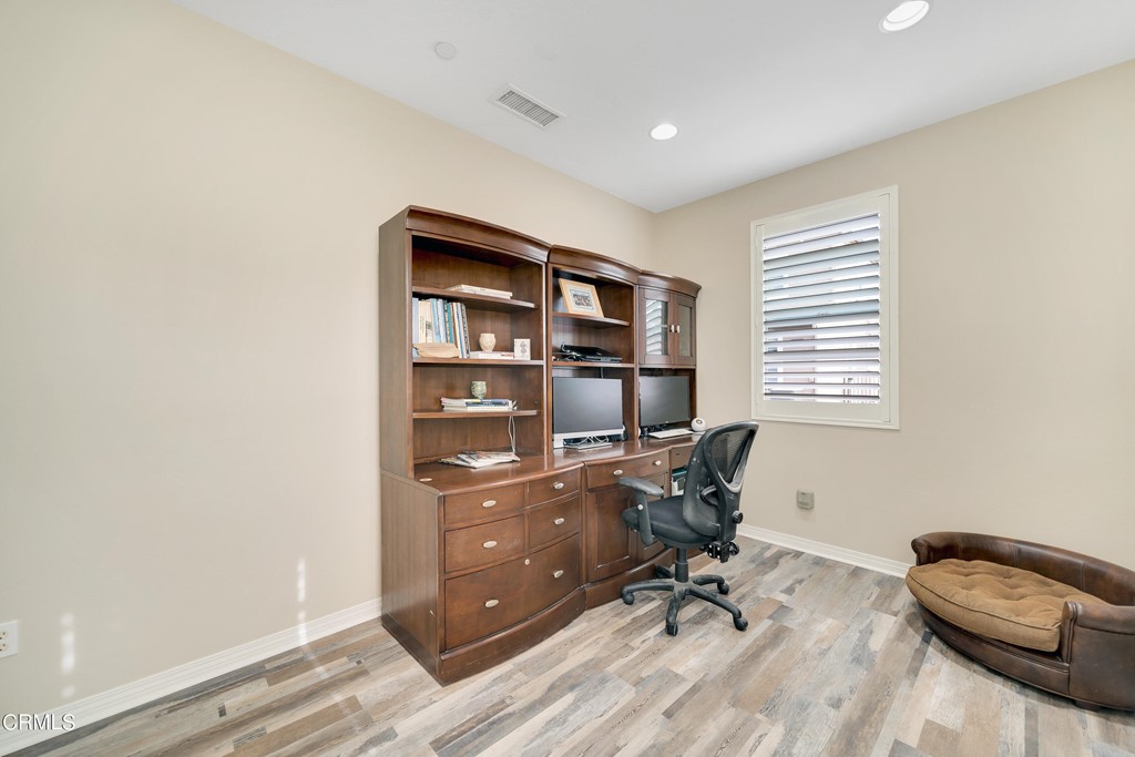 1464 Donegal Way Oxnard, CA 93035 - Photo 23 of 56 Still-24