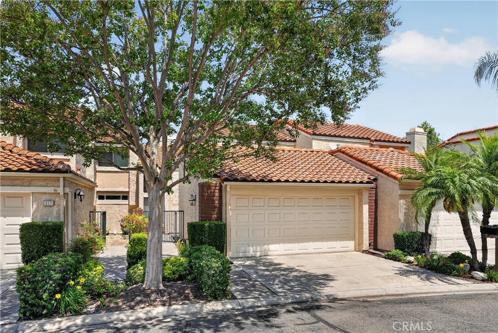 525 Riviera Court Fullerton, CA 92835 - Photo 4 of 43