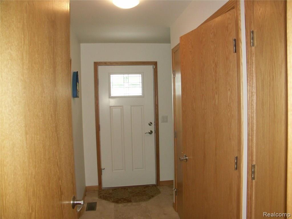 8584 Lakeshore Road Fort Gratiot, MI 48059 - Photo 19 of 21 2018-07-13 19.50