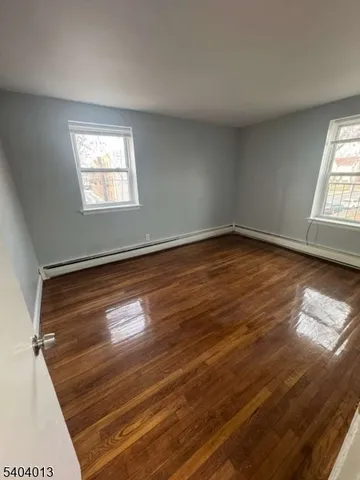 a view of empty room with window