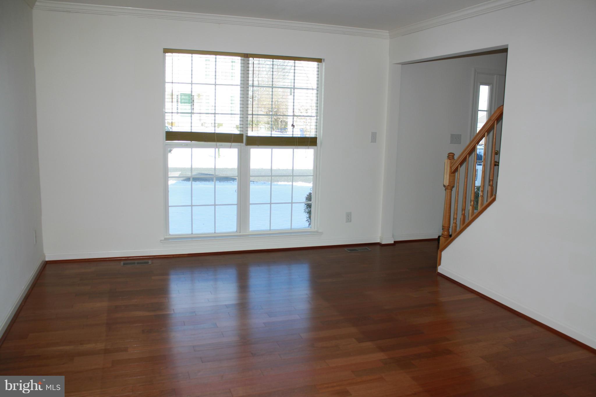 6045 Florey Road Hanover, MD 21076 - Photo 4 of 30 Living Room