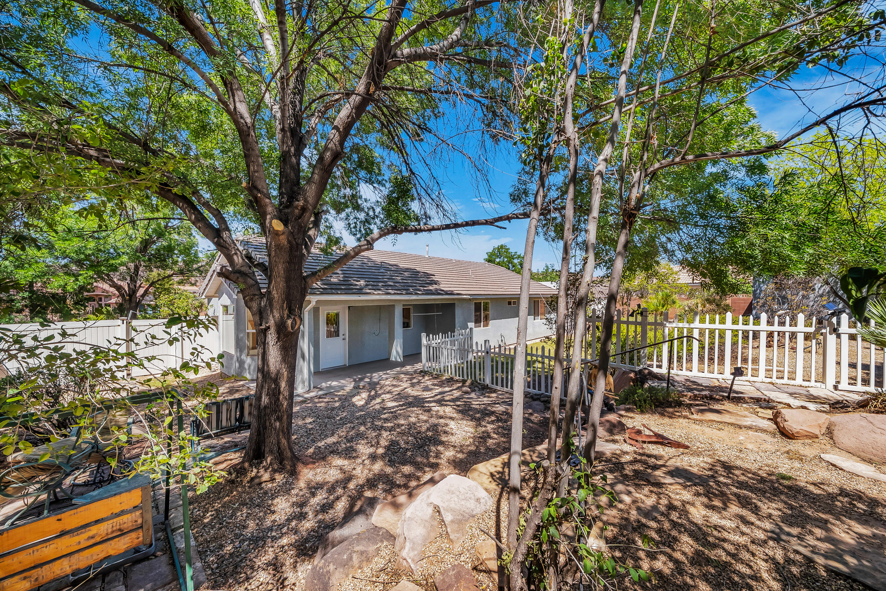 169 South 2100 East St. George, UT 84790 - Photo 12 of 17 04-H-04