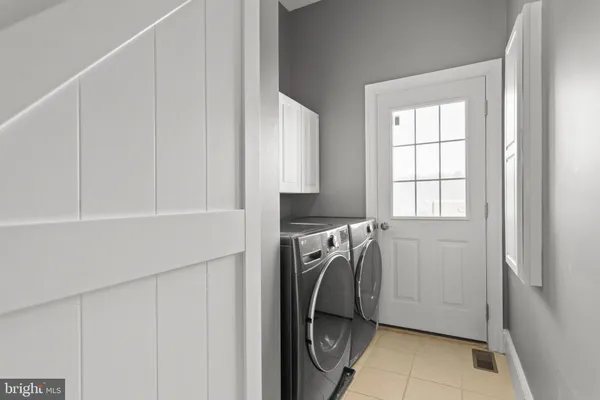 a view of a livingroom with an empty space