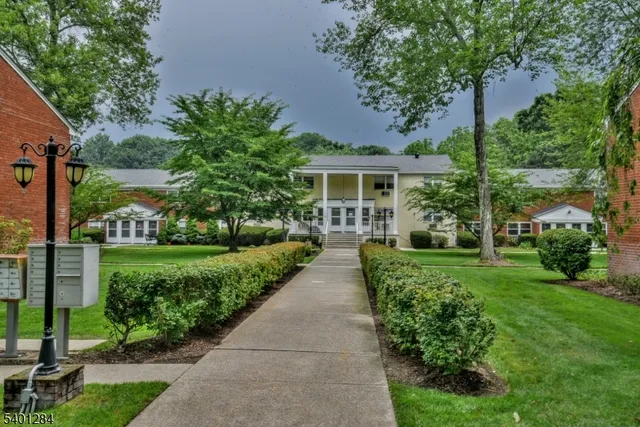 $2,500 | 17 Regency Park, Ramsey, NJ 07446