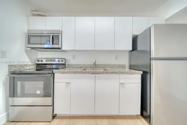 $2,200 | 1927 Northwest 20th Avenue, Unit 1, Miami, FL 33125