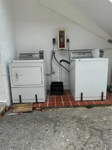 $2,300 | 1927 Northwest 20th Avenue, Unit 2, Miami, FL 33125