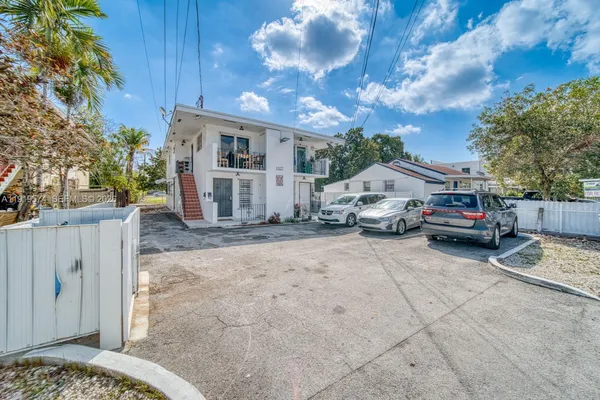 $2,200 | 1927 Northwest 20th Avenue, Unit 1, Miami, FL 33125