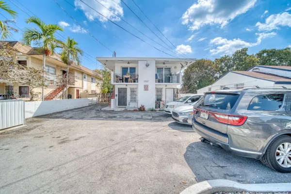 $2,200 | 1927 Northwest 20th Avenue, Unit 1, Miami, FL 33125