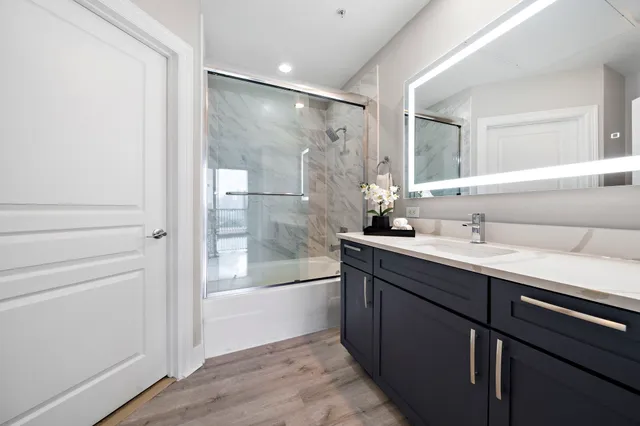 $1,125,000 | 3333 Allen Parkway, Unit 2006, Houston, TX 77019