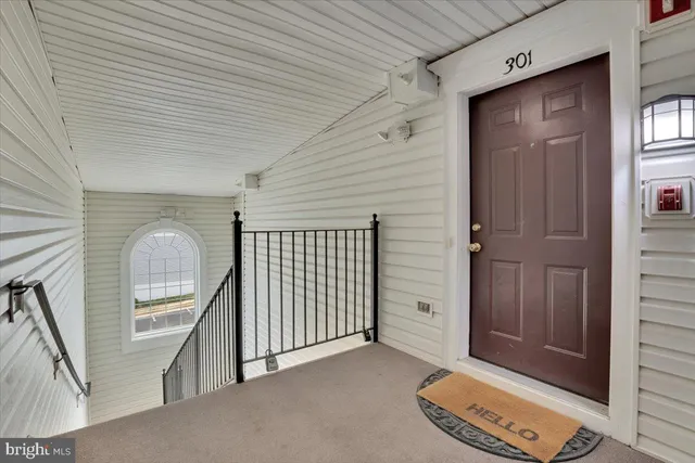 $399,900 | 5995 Terrapin Place, Unit 301, Alexandria, VA 22310