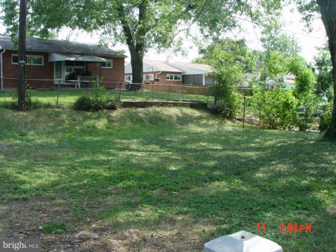 1037 Collwood Road Catonsville, MD 21228 - Photo 14 of 17 Back yard
