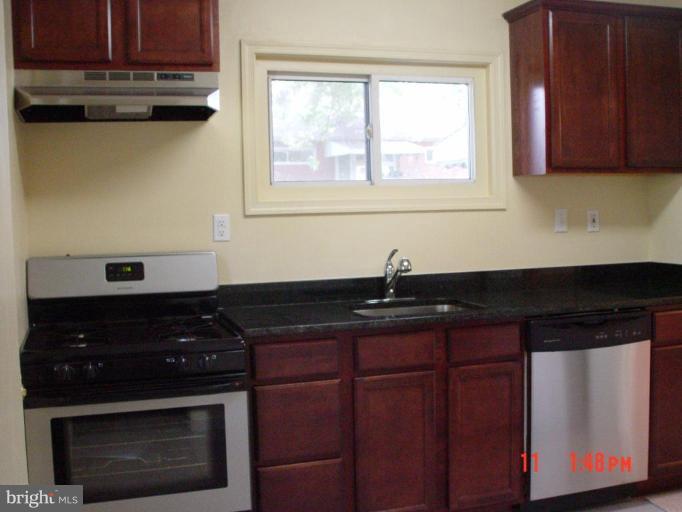 1037 Collwood Road Catonsville, MD 21228 - Photo 4 of 17 All Brand new! Granite with Stainless Steel Appl.
