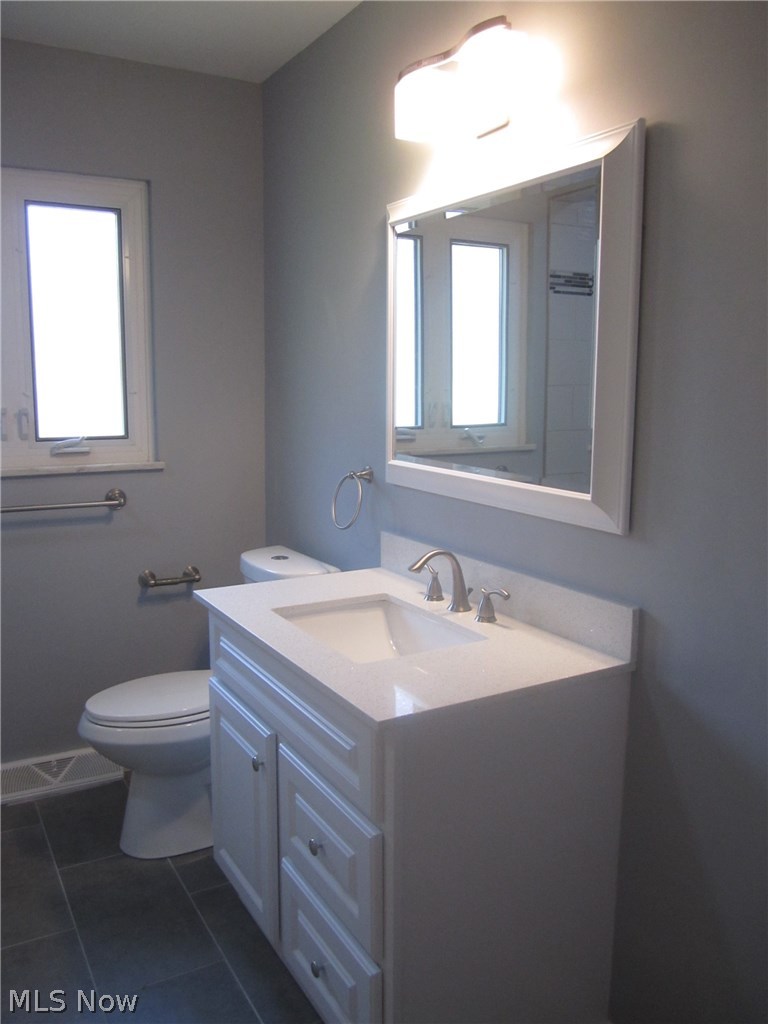 21790 Mastick Road Cleveland, OH 44126 - Photo 13 of 32