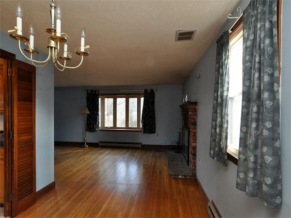 58 Bridle Road Billerica, MA 01821 - Photo 4 of 26 Gallery Image 4