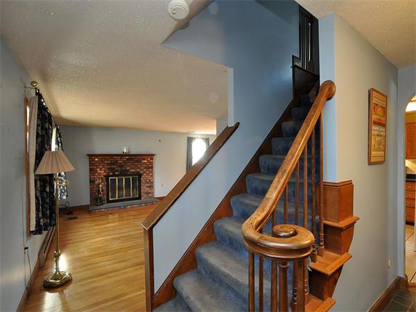 58 Bridle Road Billerica, MA 01821 - Photo 8 of 26 Gallery Image 8
