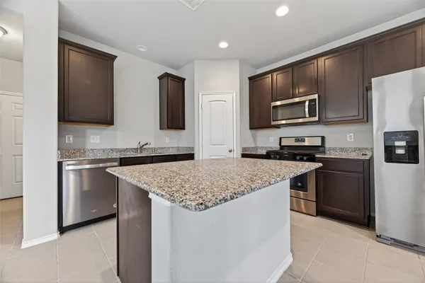 $2,100 | 2519 Northern Great White Court, Katy, TX 77449