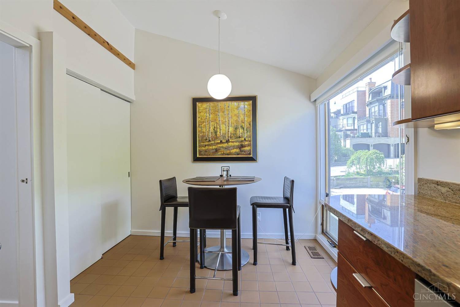 1022 Hatch Street Cincinnati, OH 45202 - Photo 20 of 50